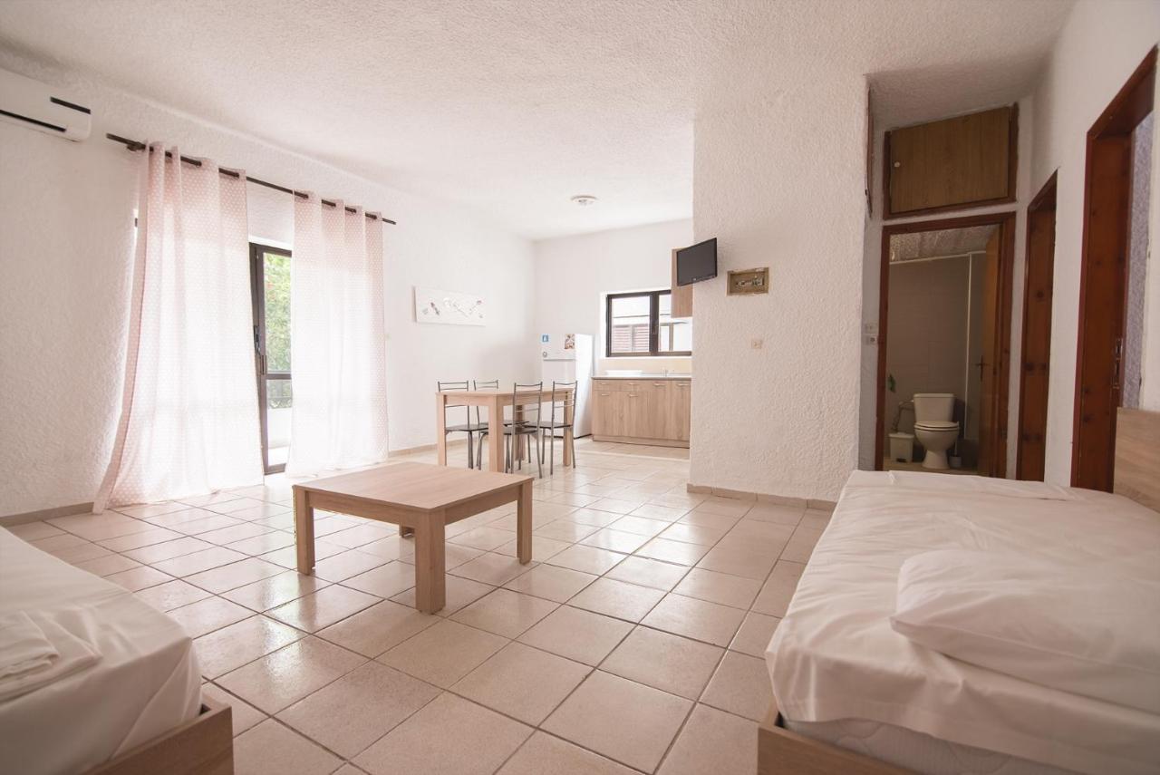 George'S Apartments Σκάλα Φούρκας Εξωτερικό φωτογραφία