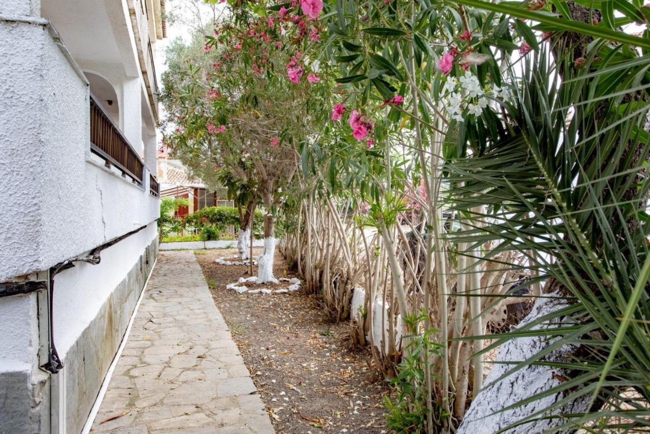 George'S Apartments Σκάλα Φούρκας Εξωτερικό φωτογραφία
